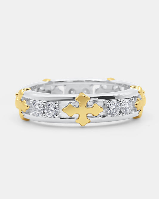 Front view of the SÝZEVXIS 925 silver ring with round-cut moissanite stones and gold-tone cross motifs — AETHER
